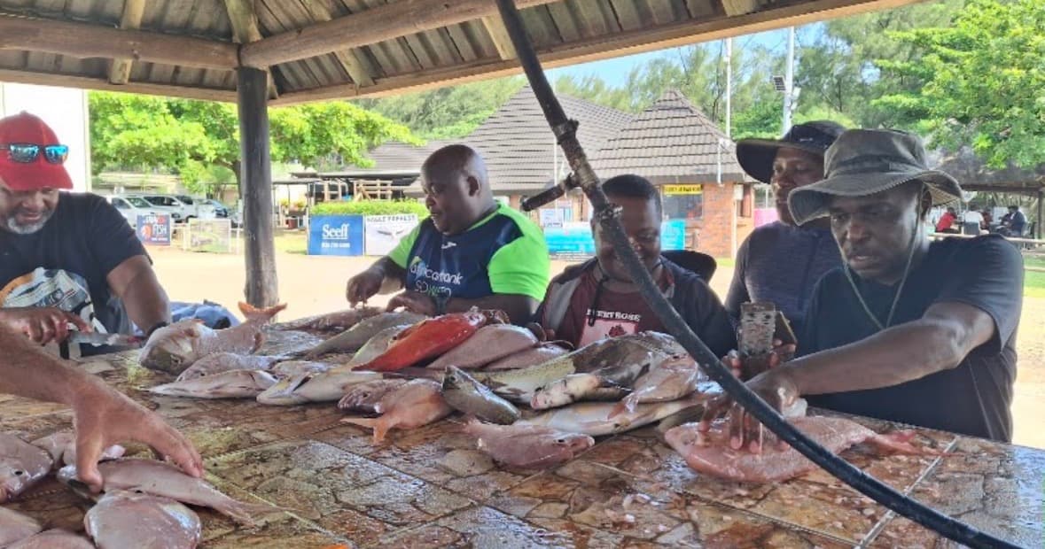Richards Bay Full-Day Game & Bottom Fishing Charter — photo 4